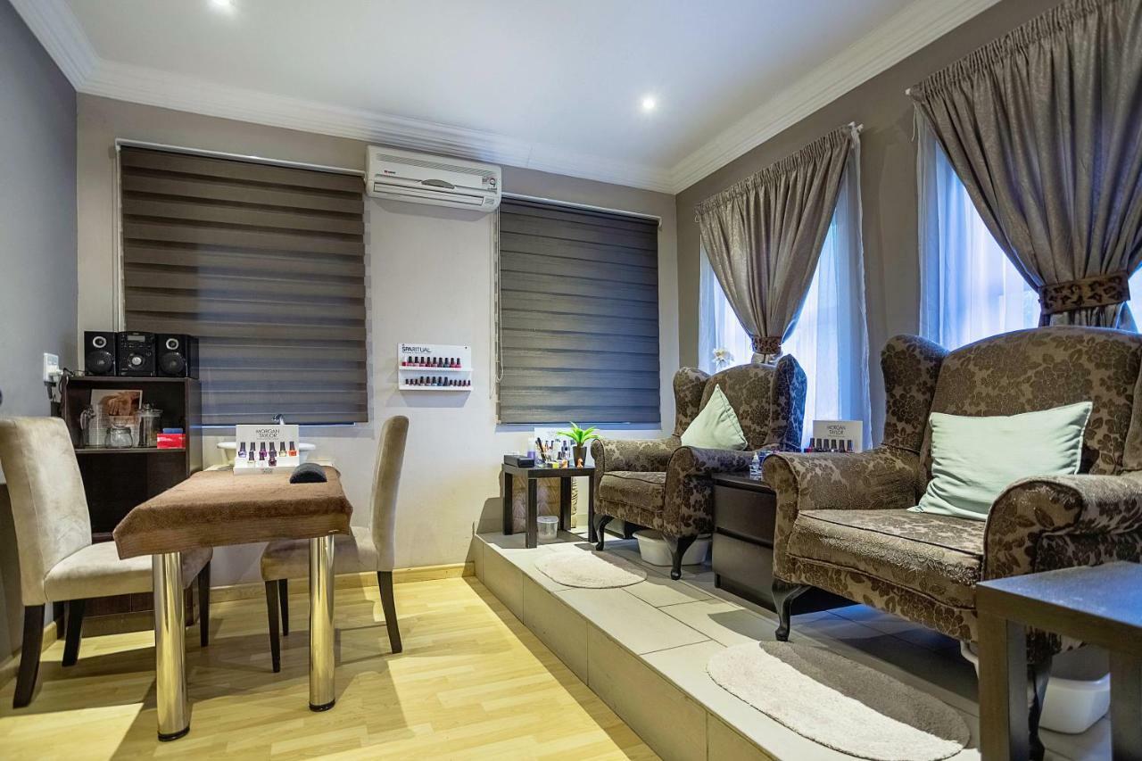 Three Oaks And An Aloe Boutique Hotel Hartbeespoort Ngoại thất bức ảnh