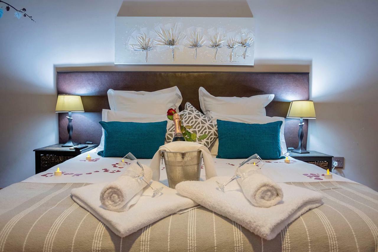 Three Oaks And An Aloe Boutique Hotel Hartbeespoort Ngoại thất bức ảnh