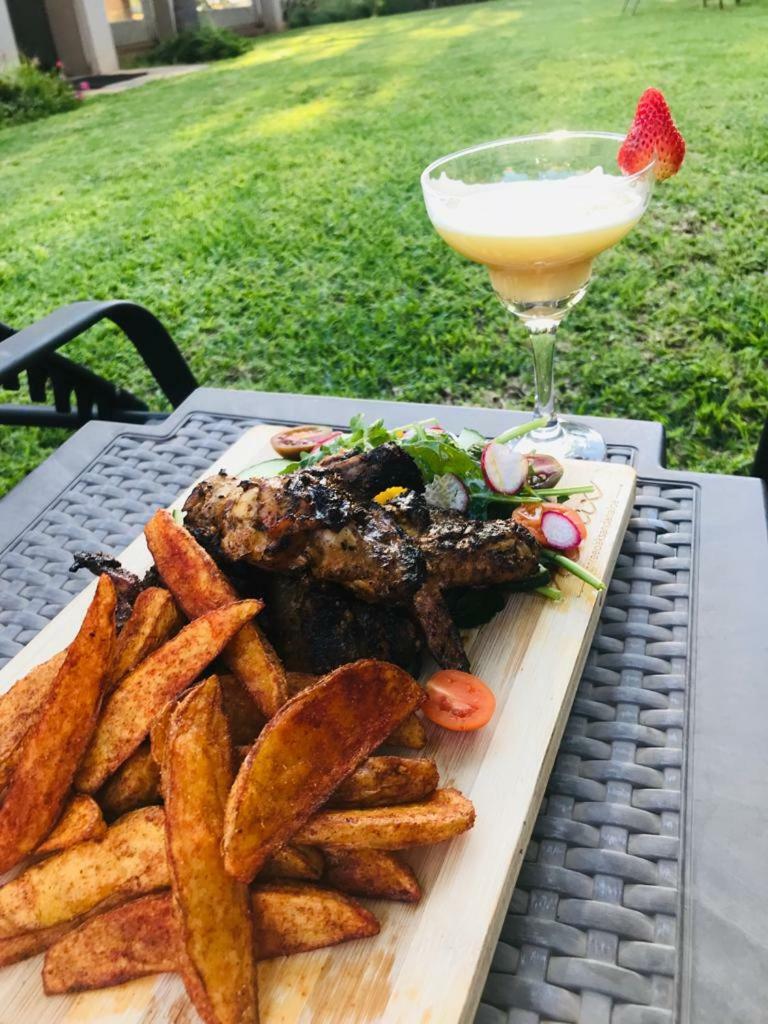Three Oaks And An Aloe Boutique Hotel Hartbeespoort Ngoại thất bức ảnh