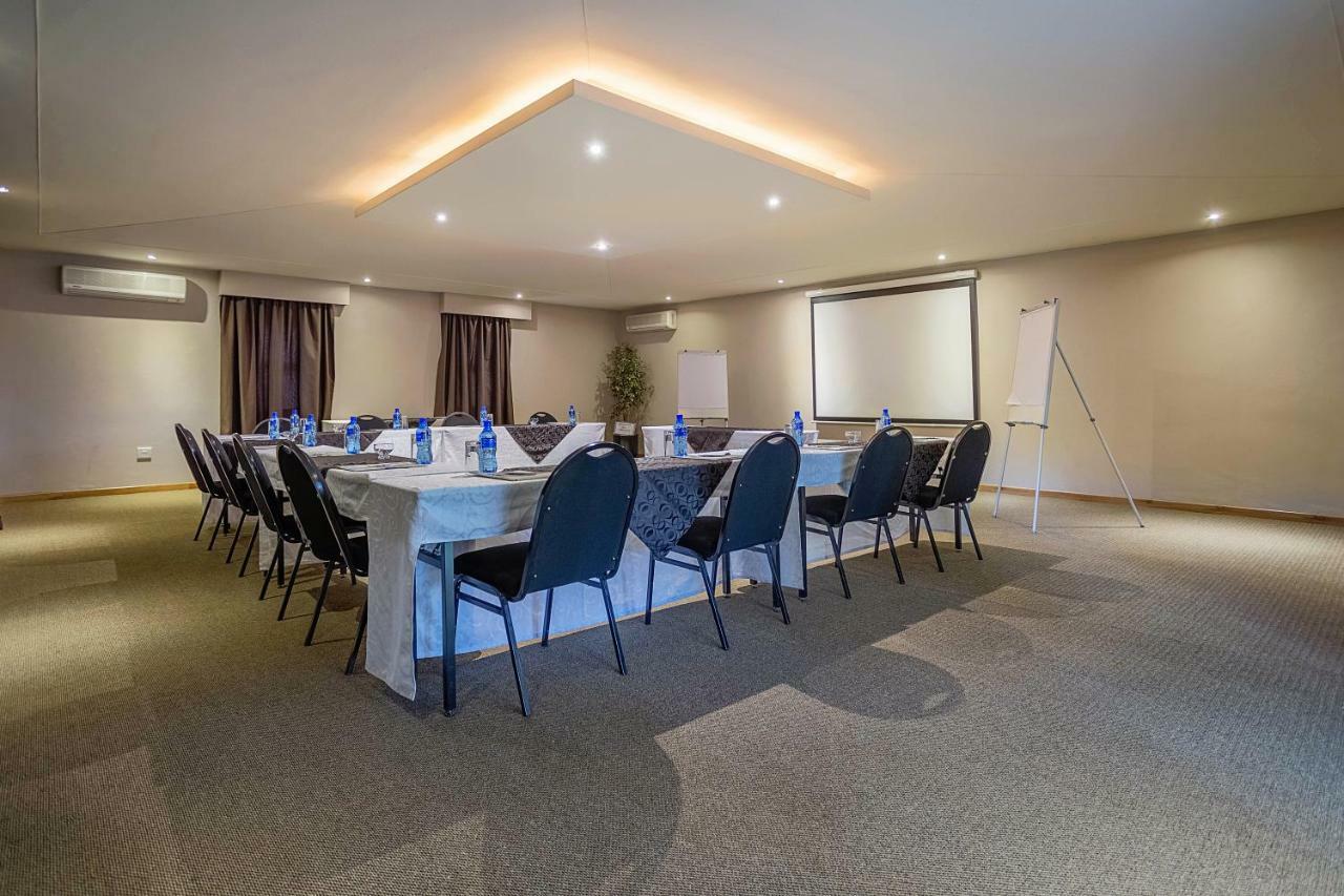 Three Oaks And An Aloe Boutique Hotel Hartbeespoort Ngoại thất bức ảnh